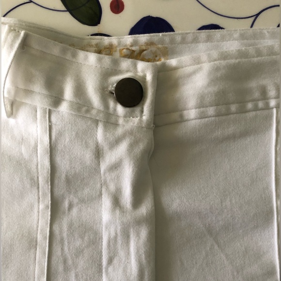 White capri pants, size 16 - Picture 4 of 5